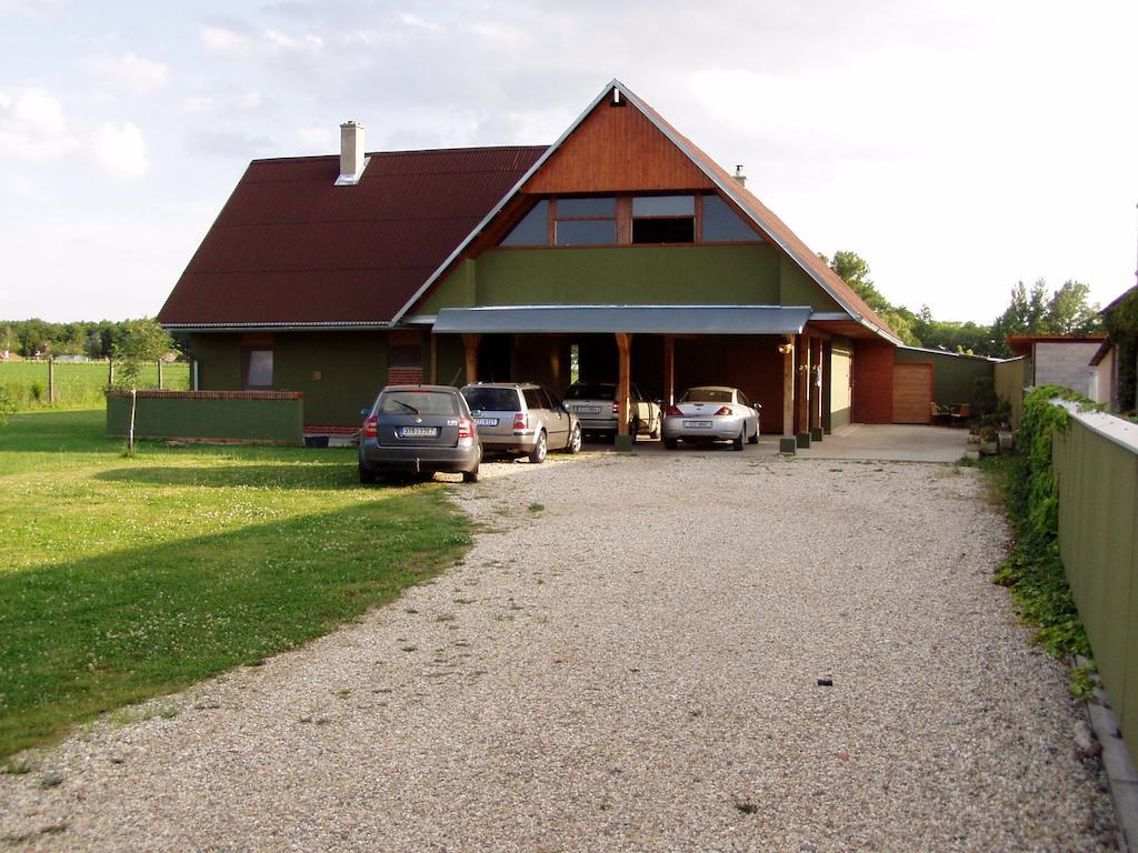Penzion Pod Vápenkami Strážnice Zewnętrze zdjęcie