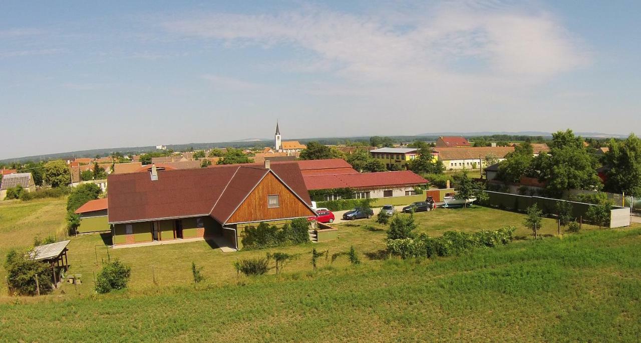 Penzion Pod Vápenkami Strážnice Zewnętrze zdjęcie